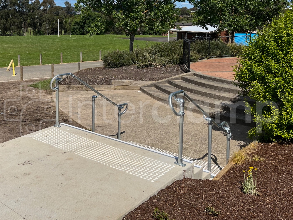 Interclamp galvanised 5000 series installed at Lilydale College to help meet AS compliance standards